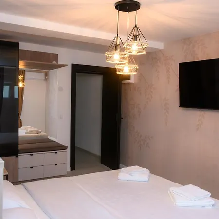 I&i Lux 3* Kragujevac