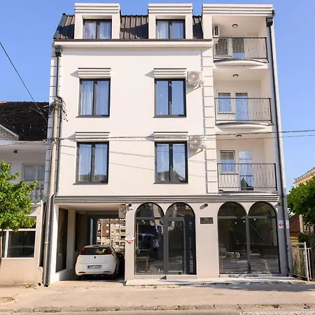 I&i Lux 3* Kragujevac